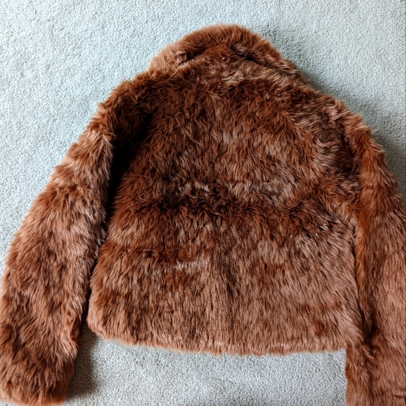 Abercrombie and Fitch faux fur jacket - Picture 2 of 4